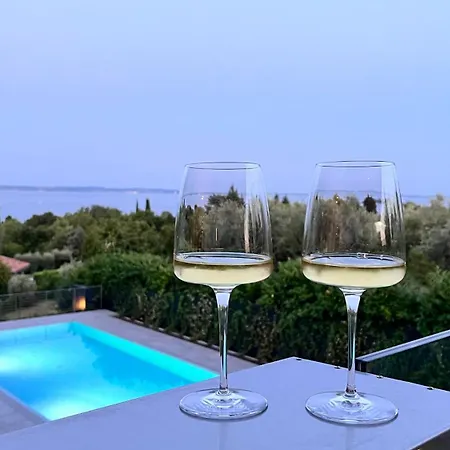 Garda Blue Luxury Apartment